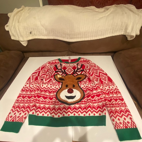 Woman’s Christmas sweater - Picture 2 of 9